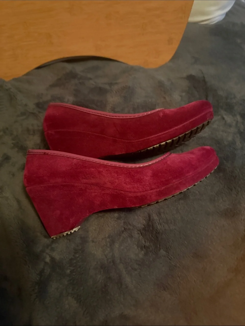 CROCS Women's Fuscia Wedge Flats